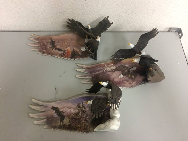 lot 6 image: Eagle Wall Hangings