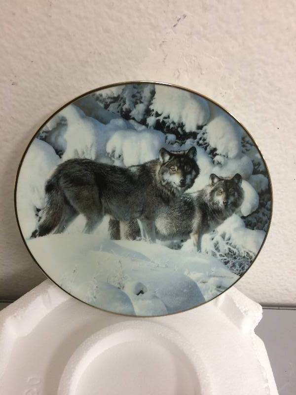 lot 35 image: Bradford Exchange The Long Distant Hunters