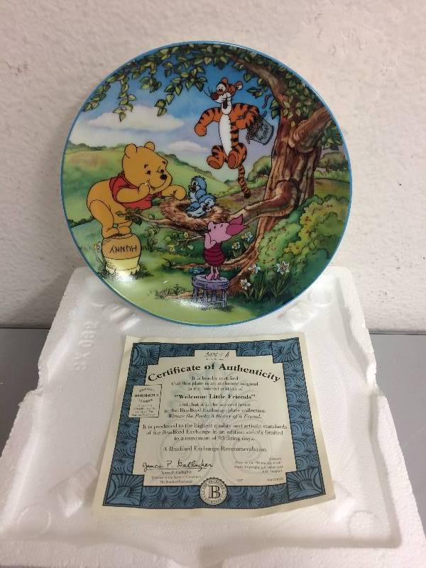 lot 41 image: Bradford Exchange Welcome Little Friends