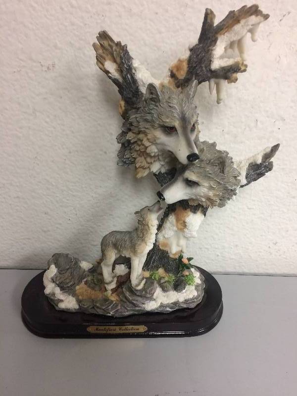 lot 49 image: Wolf Statue