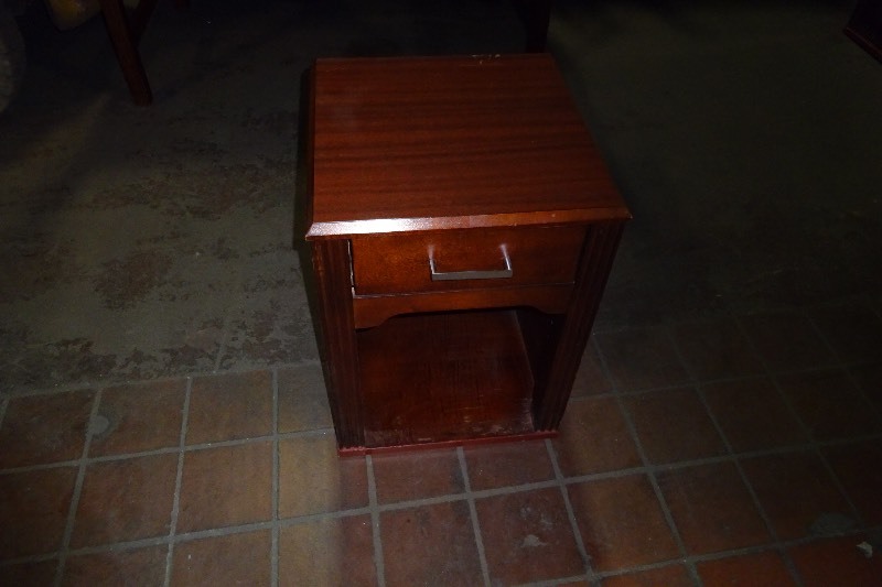 Night Standend table used