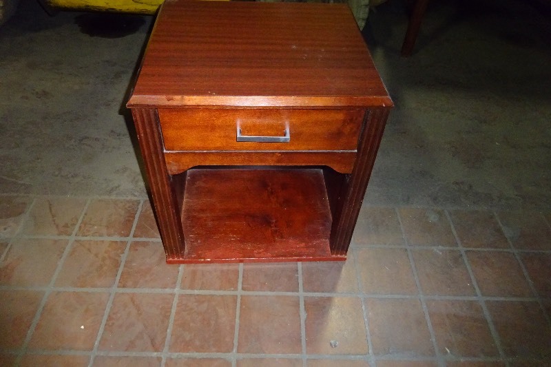 Night Standend table used