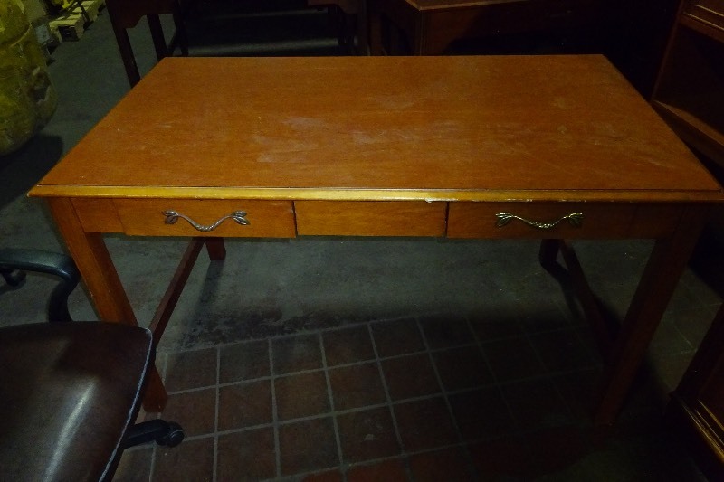 2 Drawer Desk