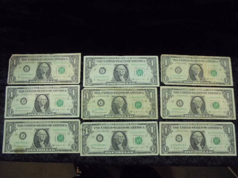 Lot of 9, 1963B $1 Barr Notes