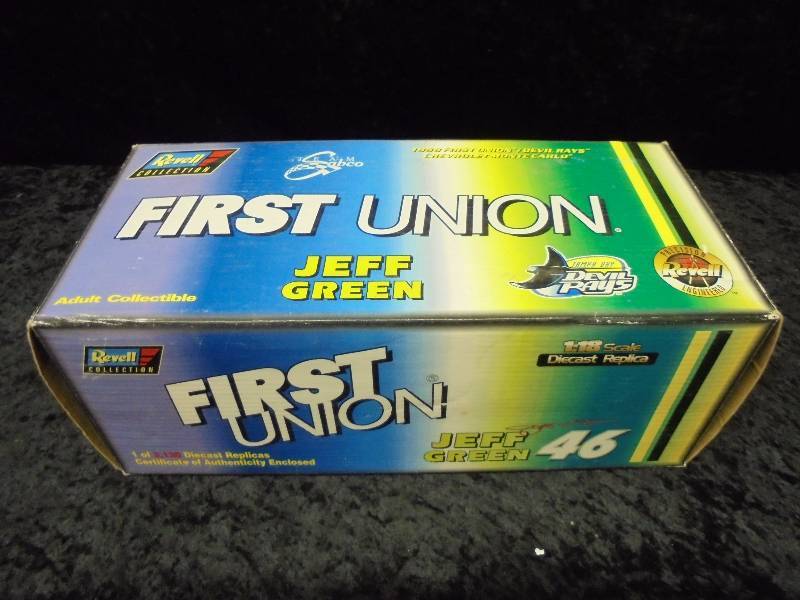 lot 6 image: Revell 118 Diecast, Jeff Green, COA