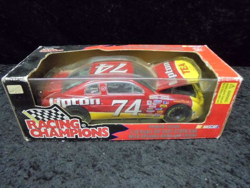 lot 8 image: Racing Champions 118 Diecast, #74, Lipton Tea