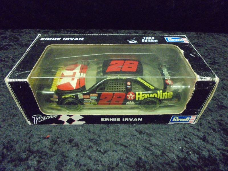 lot 23 image: Revell 124 Diecast - #28 Havoline Ernie Irvan