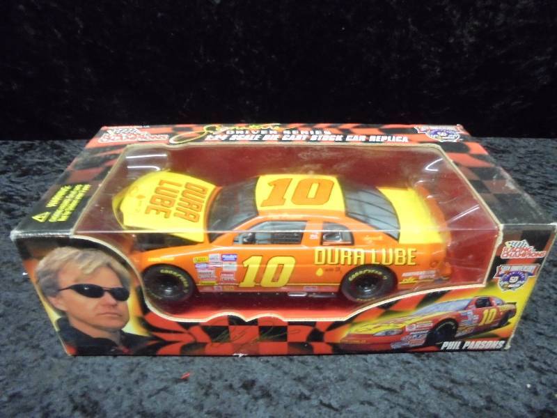 lot 26 image: Racing Champions 124 Diecast - #10 DuraLube, Phil Parsons