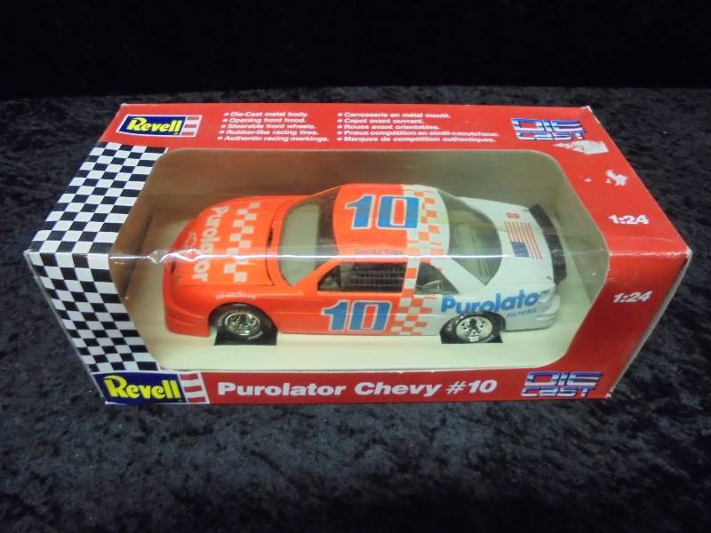 lot 33 image: Revell 124 Diecast - #10 Purolator Chevy
