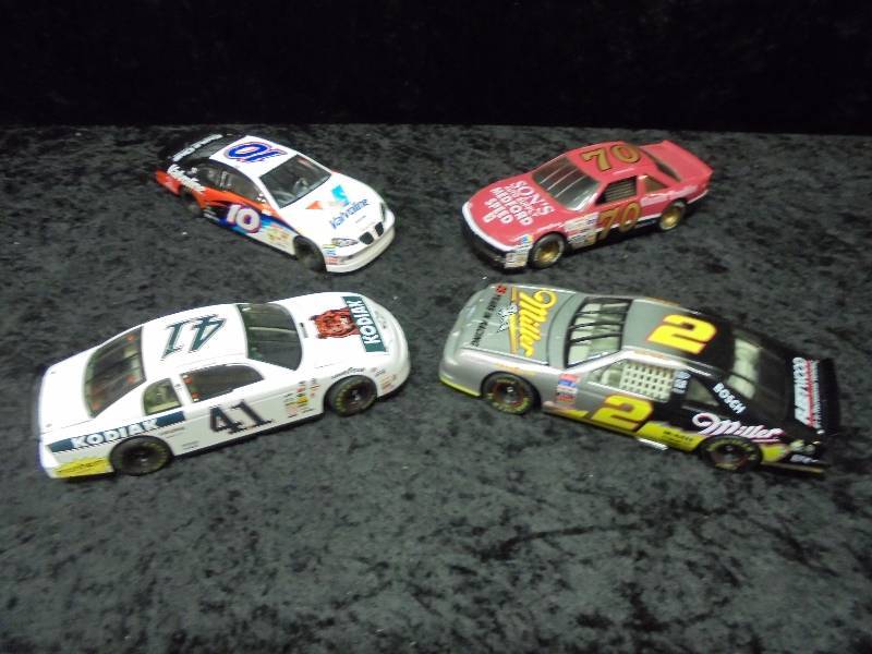 lot 60 image: Lot - (4) 118 Diecasts, #10, #41, #70, #2