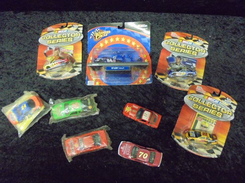 lot 73 image: Lot - Misc NASCAR & Misc