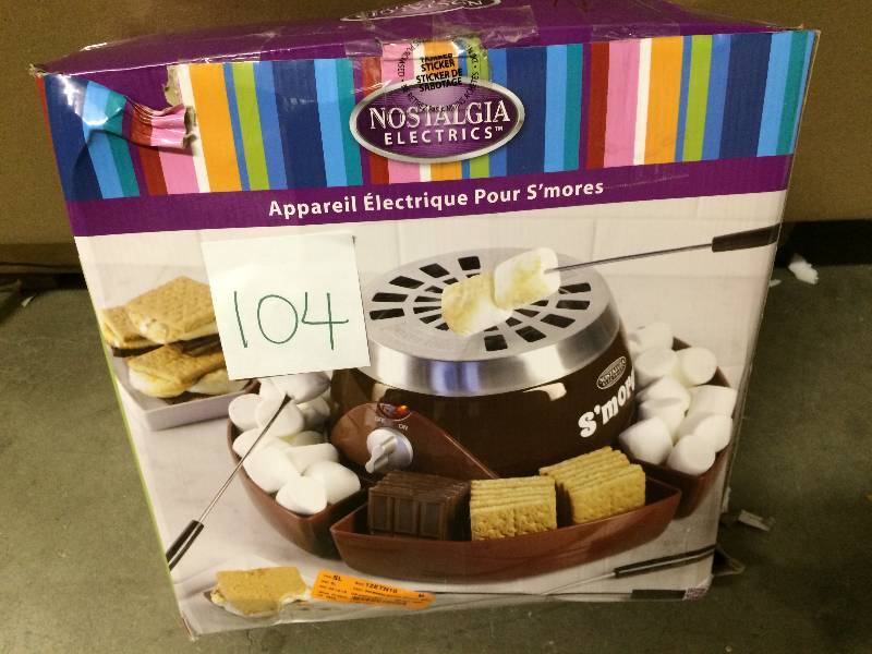 lot 104 image: Nostalgia Smore maker