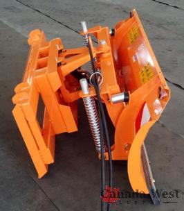 lot 35 image: NEW 86 INCH SKID STEER SNOW AND DIRT PLOW
