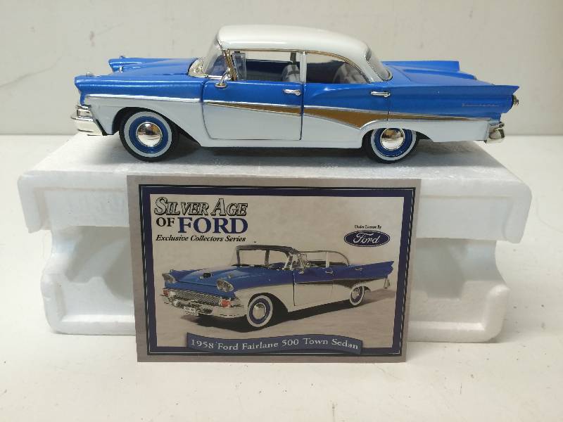 lot 59 image: 1958 Ford Fairlane 500 Town Sedan