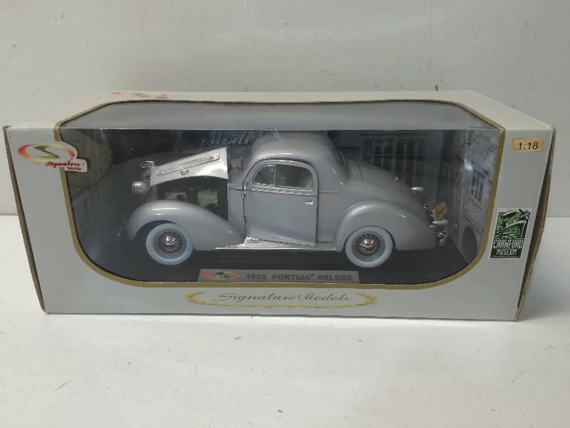 lot 4 image: 1936 Pontiac Deluxe