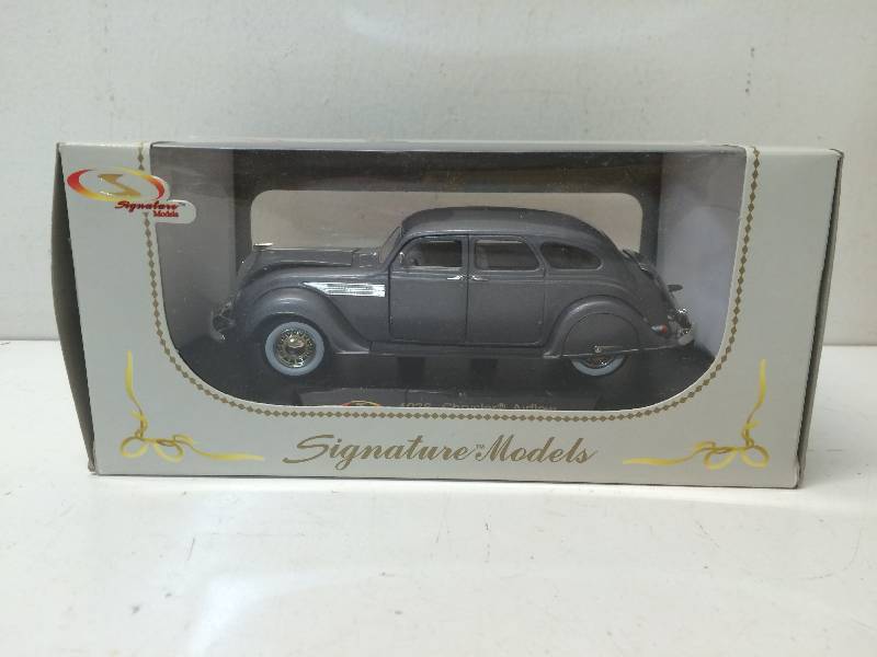 lot 19 image: 1936 Chrysler Airflow