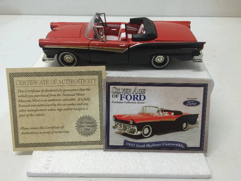 lot 29 image: 1957 Ford Skyliner Convertible