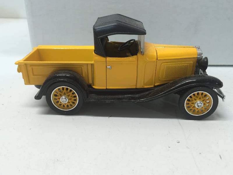 lot 47 image: 1932 Chevy Open Cab Pickup