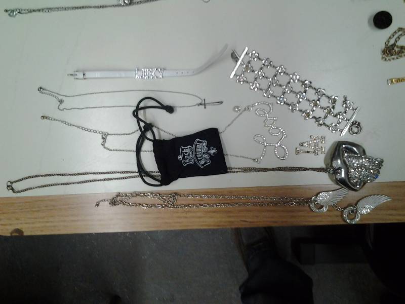 lot 22 image: Lot Assorted  Jewelry