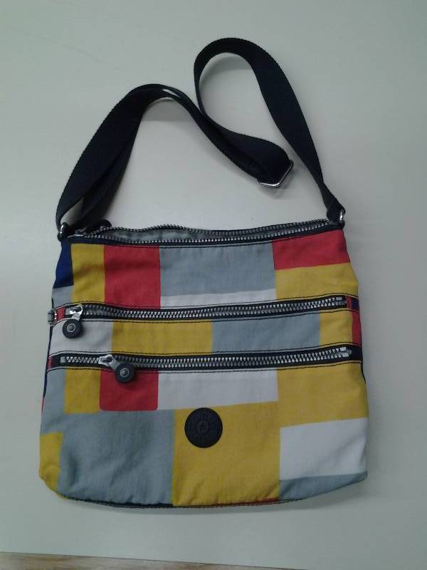 lot 34 image: Kipling Handbag