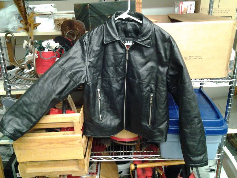 lot 53 image: Wilsons Leather Jacket Size M