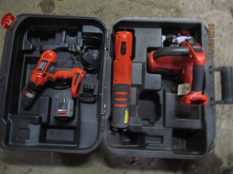 Blasck n Decker saw and drill kit, ...