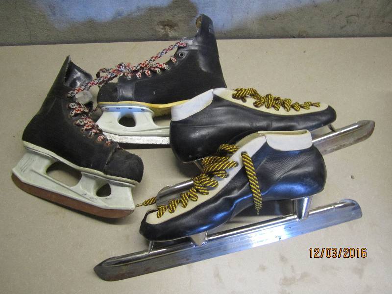 2 pairs of vintage skates...