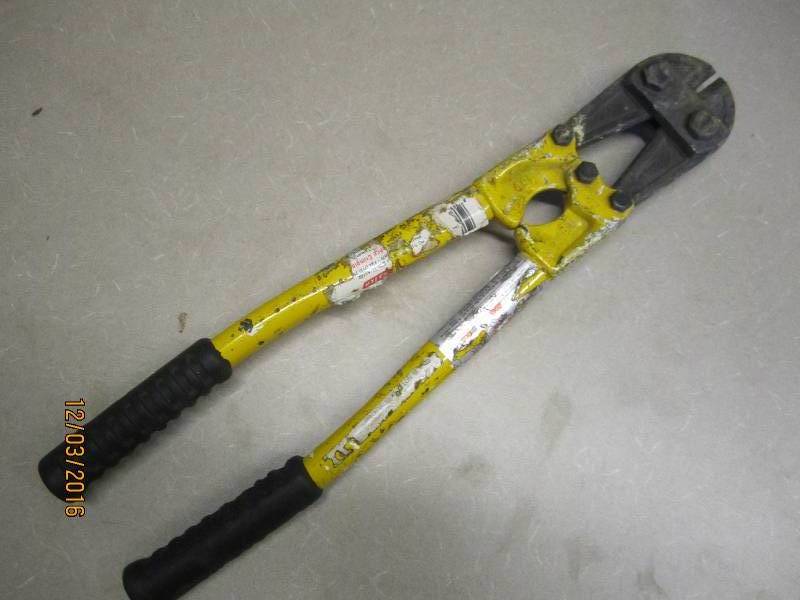 Bolt cutter