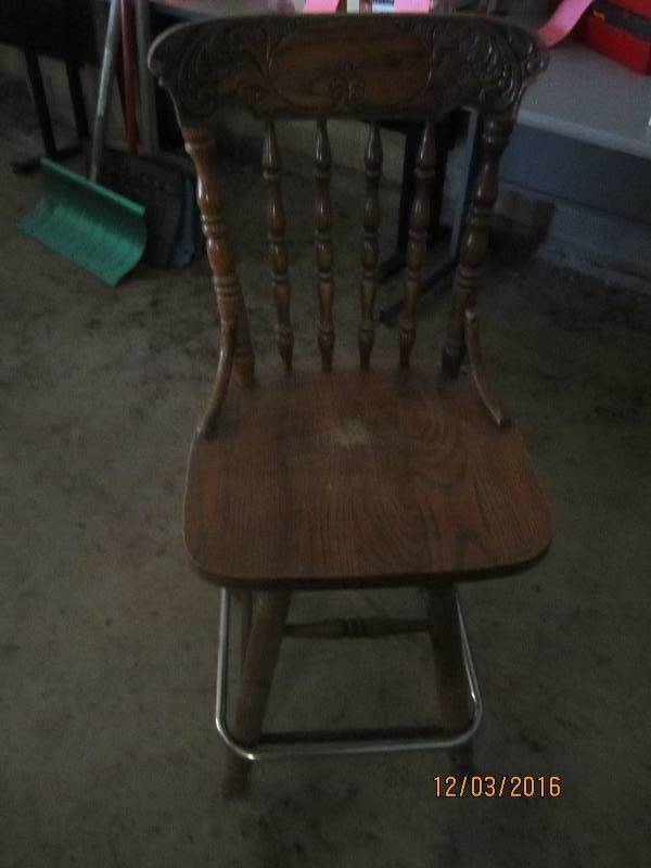 Vintage swivel chair...