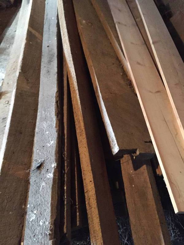 LARGE LOT OF ROUGH CUT LUMBER