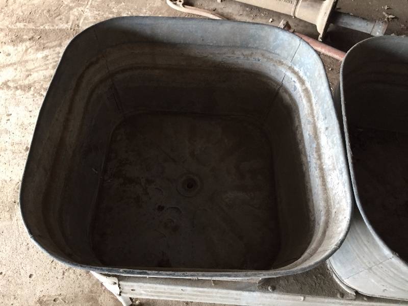 VINTAGE LAUNDRY TUBS IN VERY NICE CONDITION