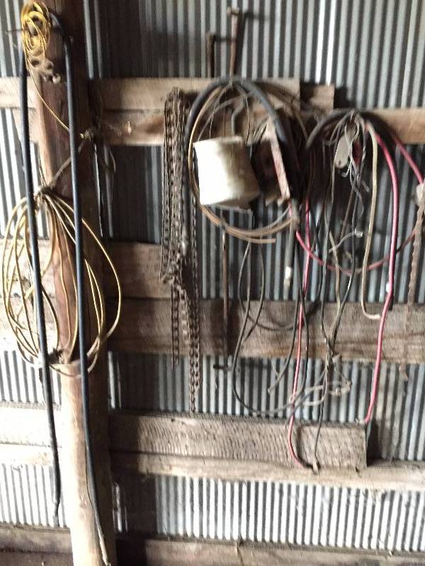 CONTENTS BETWEEN TWO POSTS
