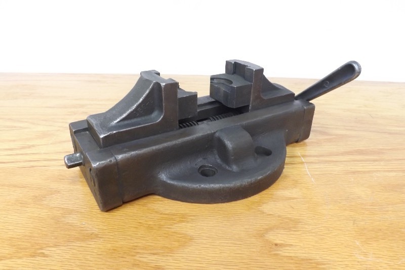 Antique Iron Machinist Vise