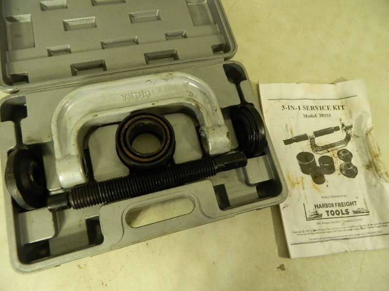 lot 43 image: Ball Joint Service Tool Set