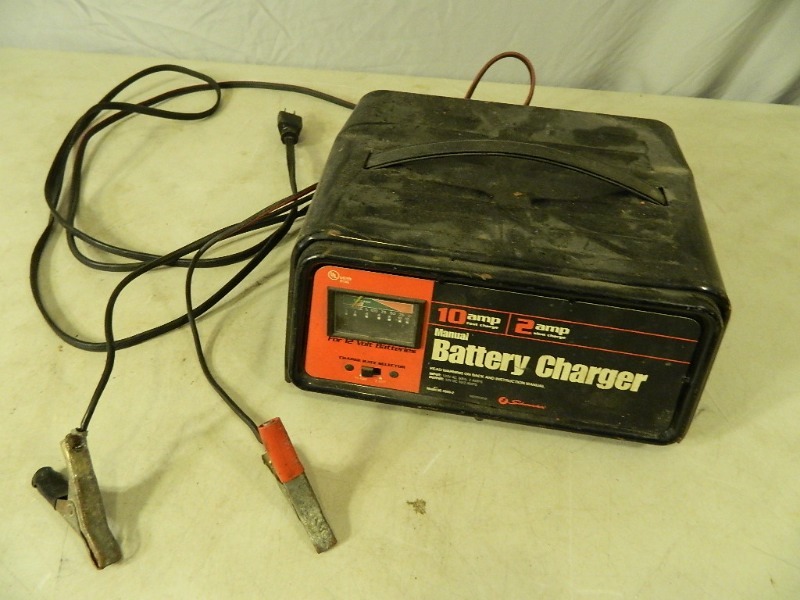 lot 44 image: Shumacher Battery Charger