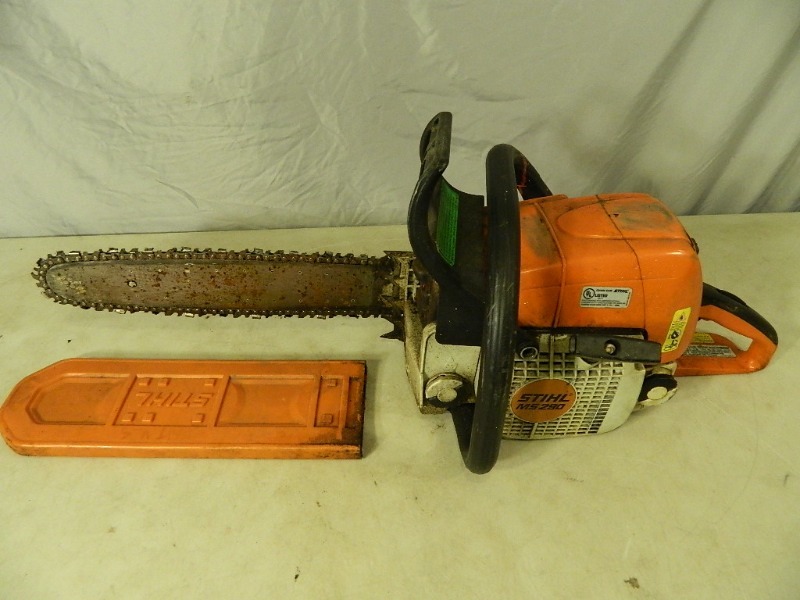 lot 49 image: Stihl MS 290 Chainsaw