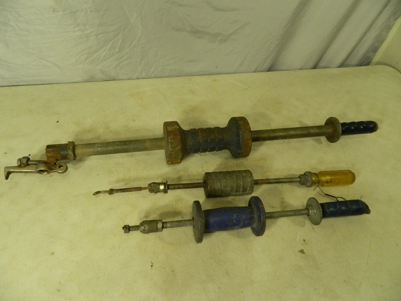 lot 53 image: 3 Slide Hammers