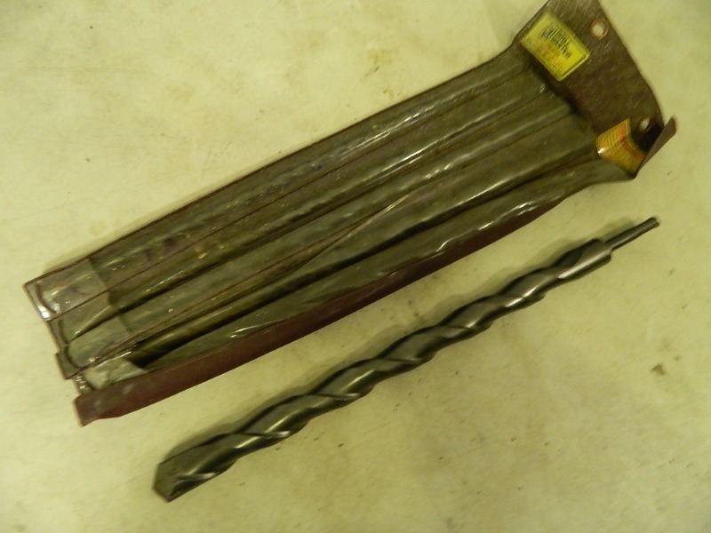 lot 55 image: 16 Inch Masonry Drill Bit Set