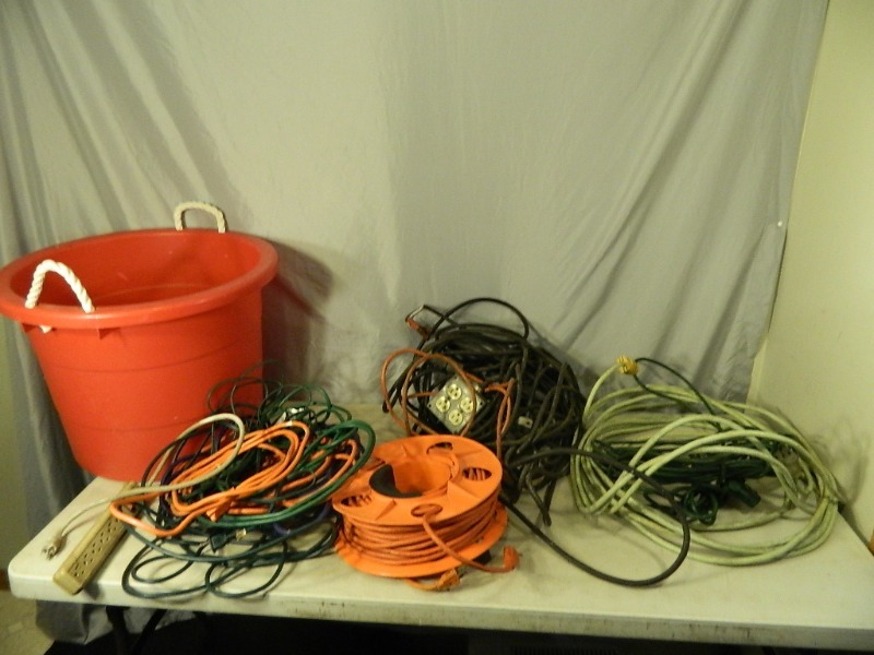 lot 67 image: Tote of Extension Cords