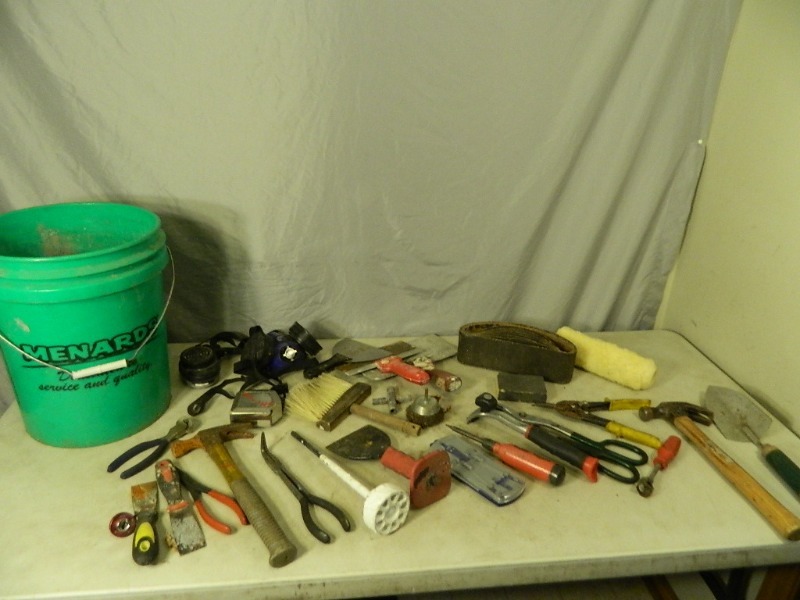 lot 69 image: Bucket Full of Tools