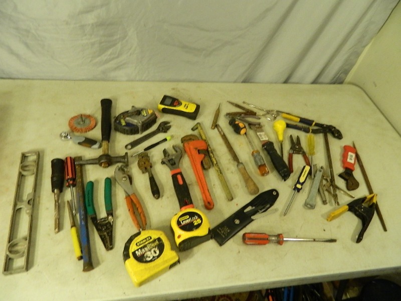 lot 74 image: Assorted Hand Tools