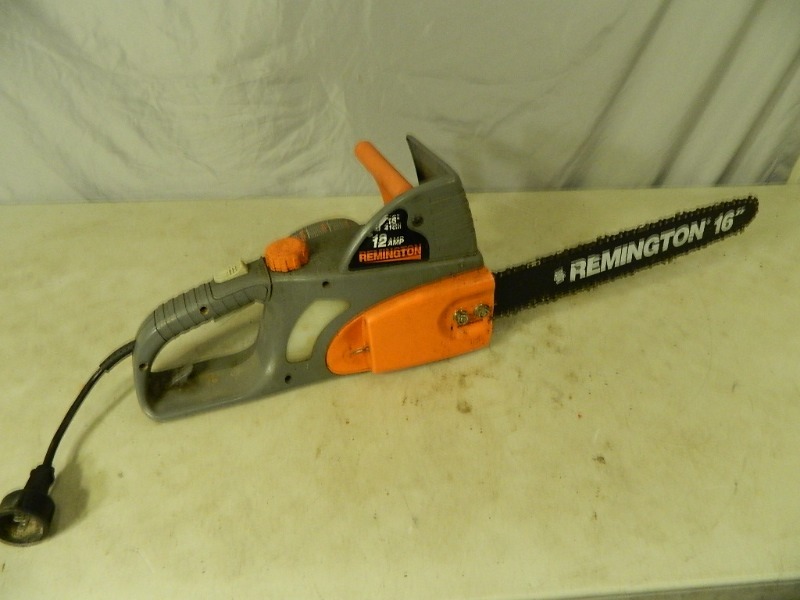 lot 76 image: Remington Chainsaw