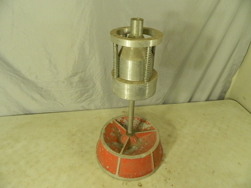 lot 78 image: Wheel Balancer