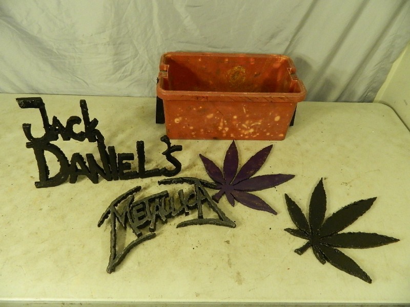 lot 109 image: Decorative Torch Cuttings
