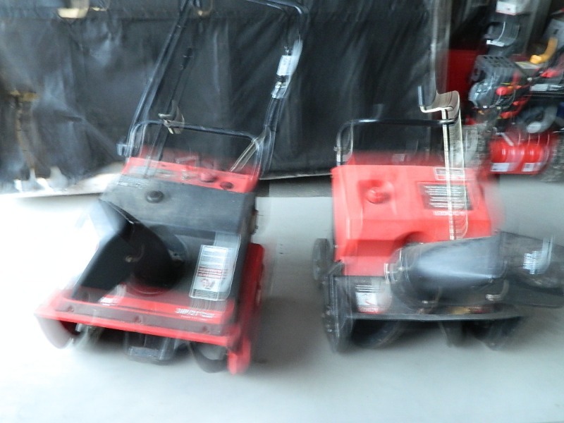 lot 9 image: 2 Parts Snow Blowers