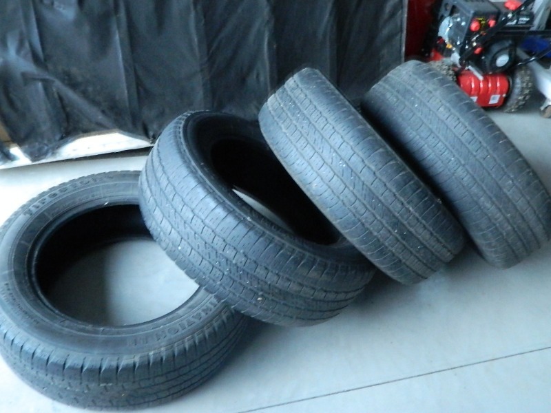 lot 10 image: 4 Firestone Tires 24560-18