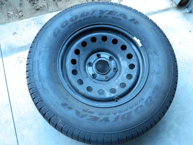 lot 12 image: New Goodyear 26570R17