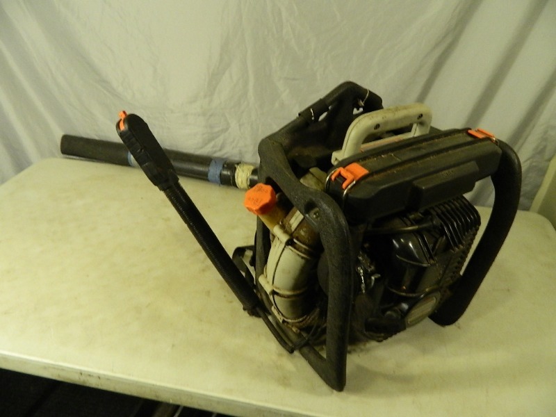lot 15 image: Echo Backpack Lawn Blower