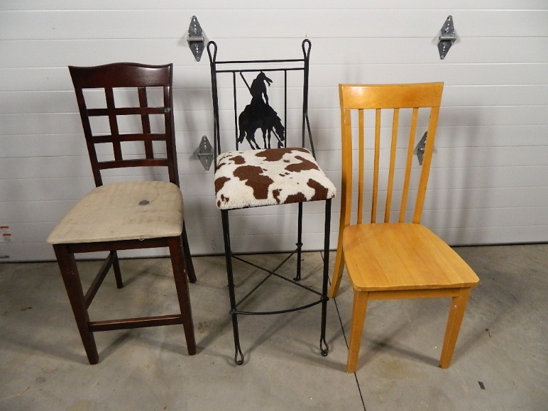 lot 119 image: 3 Assorted Chairs