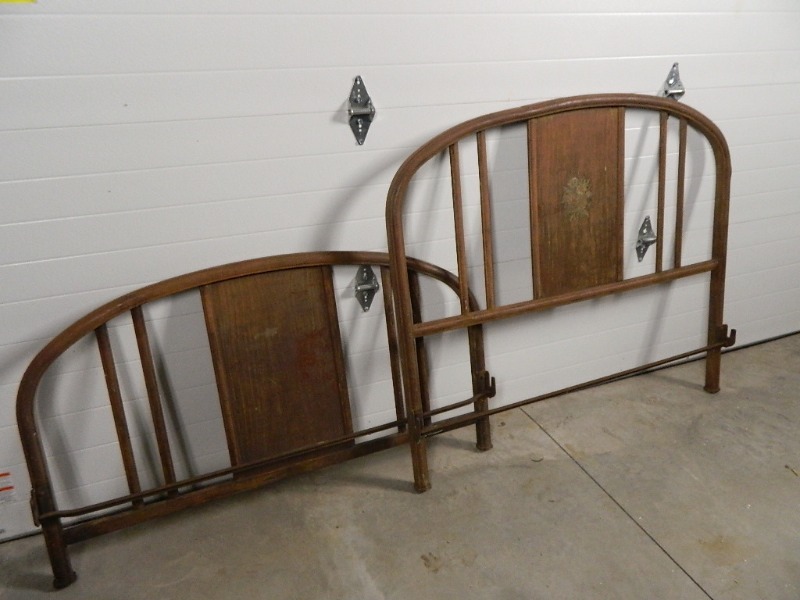 lot 121 image: Metal Head and Foot Boards